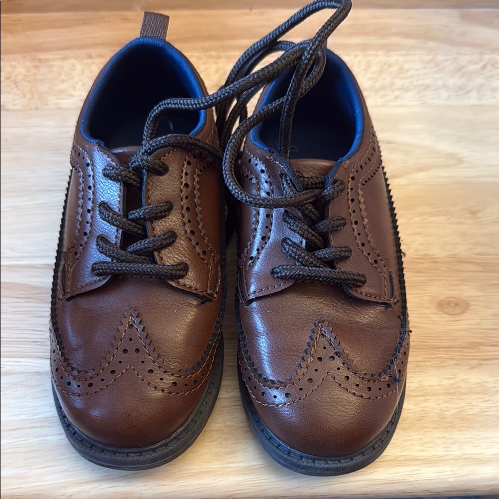 Carters oxfords T7 worn once!